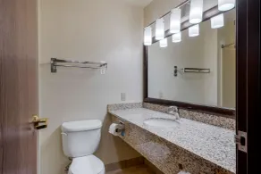 Best Western Pinedale Inn - Bathroom