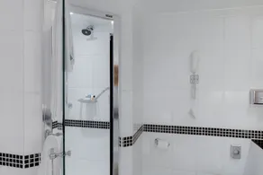 Hilton London Watford - Bathroom