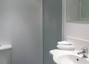 Lakefront Apartments,18 LAKE ESPLANADE ROAD - Salle de bain