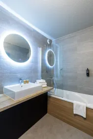 Ibis Styles Crolles Grenoble A41 - Badeværelse