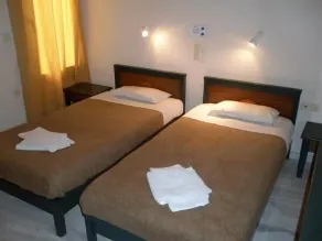 Mythos Beach Hotel Apartments - Habitación