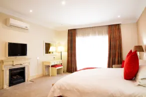 10 2nd Avenue Houghton Estate by Dream Resorts - Room
