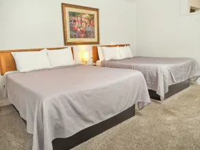 The Oakwood Inn - Room