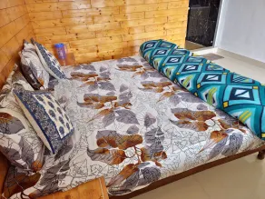 Hotel Relax Max Sariyatal Nainital - Habitación