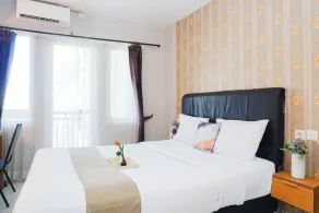 Homey And Minimalist Studio Room At Apartment Sentul Tower - Zimmer