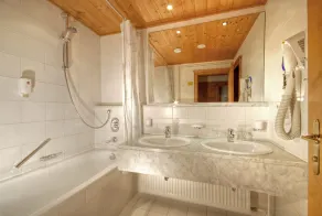 Hotel Goldried - Bathroom