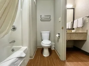 FairBridge Inn & Suites Fort Wayne - Badrum