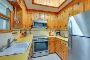 Walk to Beach: Long Island Wine Country Home! - Interior
