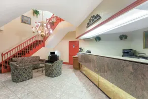 Days Inn by Wyndham Savannah Airport - Lobby