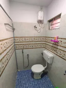 Sri Mahalakshmi Deluxe Lodge - Bathroom