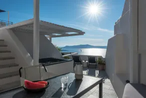 Porto Fira Suites - Vue de la chambre