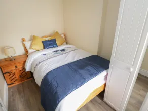22 Town Place - Room