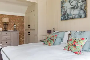 Old Mill Lodge by Huluki Sussex Stays - Room