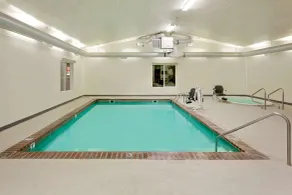 Super 8 by Wyndham Belgrade/Bozeman Airport - Piscine