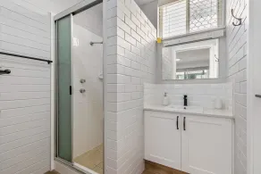 Sea-Hi Beachside Apartment - Badezimmer