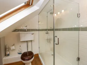 The Old Bakehouse - Bathroom
