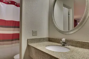 Red Roof Inn St Louis - Westport - Maryland Heights - Badrum