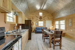 Family-friendly Ranch Compound, 5 Mi to Splashway! - Interiør