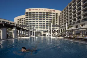 Crowne Plaza Yas Island by IHG - Pool