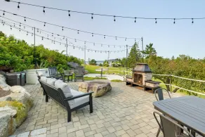 Oceanfront Mid-coast Maine Home w/ Private Beach! - Interior