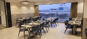 Hotel Elements Surat - Restaurant