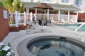 Country Inn & Suites by Radisson, Covington, LA - Piscine
