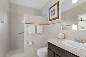 Turtle's Nest Beach Resort - Bathroom