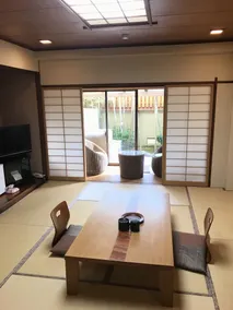 Ritouen - Camera