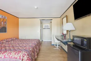 Currys Motel by OYO Saginaw MI - Chambre