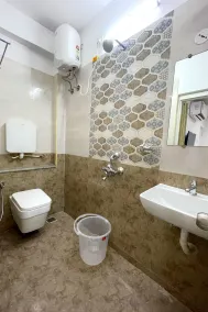 K11 Express - Opp Express Avenue - Bathroom