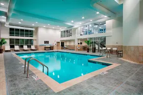 DoubleTree by Hilton Hotel Bristol, Connecticut - Piscine