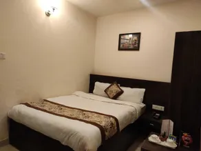 The Narayani Continental Hotel - Chambre