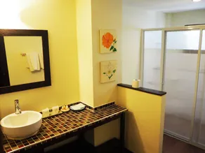 Lanna Dusita Riverside Boutique Resort - Bathroom
