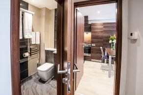 Hampton Suites Serviced Apartments - Bathroom