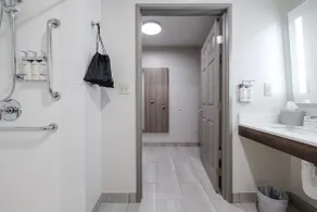 Holiday Inn Express & Suites Zion by IHG - Salle de bain