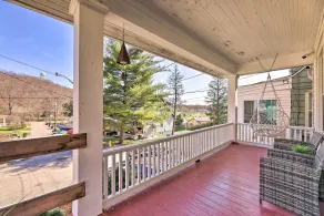 Pet-friendly Covington Retreat w/ Fenced Yard - Innvendig