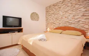 Amazing Home in Raslina With Wifi and 1 Bedrooms - Udendørsområde