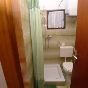 Holiday Apartment Near the Beach for 4 Persons With one Bedroom - Baño