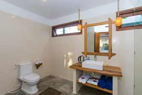 Vina Beach Pool Villas - Bathroom