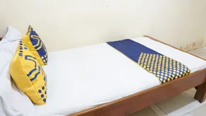 Hotel O Homestay Srikandi Pulau Merah BeachNearPantai Pancer - Chambre