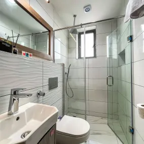 P1 Place Hotel - Bathroom