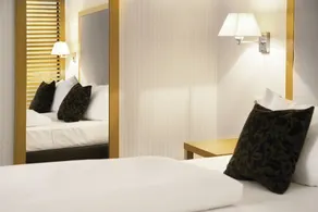 TOWNHOUSE Hotel - Chambre