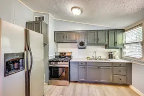 Hike, Golf & Fish: Pine Bluff Retreat - Interiør