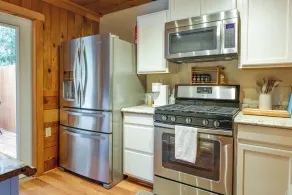 Fire Pit, Deck & Grill: Cozy Twain Harte Cabin! - Interiør