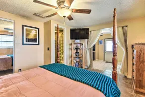 Unique Nokomis Home ~ 2 Mi to Beach Access! - Interiør