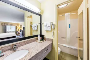 Best Western Dayton - Bathroom