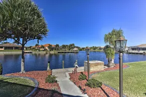Private Dock: Canalfront Home in Cape Coral - Interior