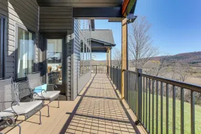 3 Mi to Holiday Valley: Mtn-view Home w/ Patio - Interior
