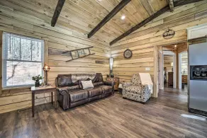 Modern Cabin w/ Fire Pit < 3 Mi to Trails! - Innenbereich