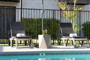 Oxnard Inn Lancaster - Piscine